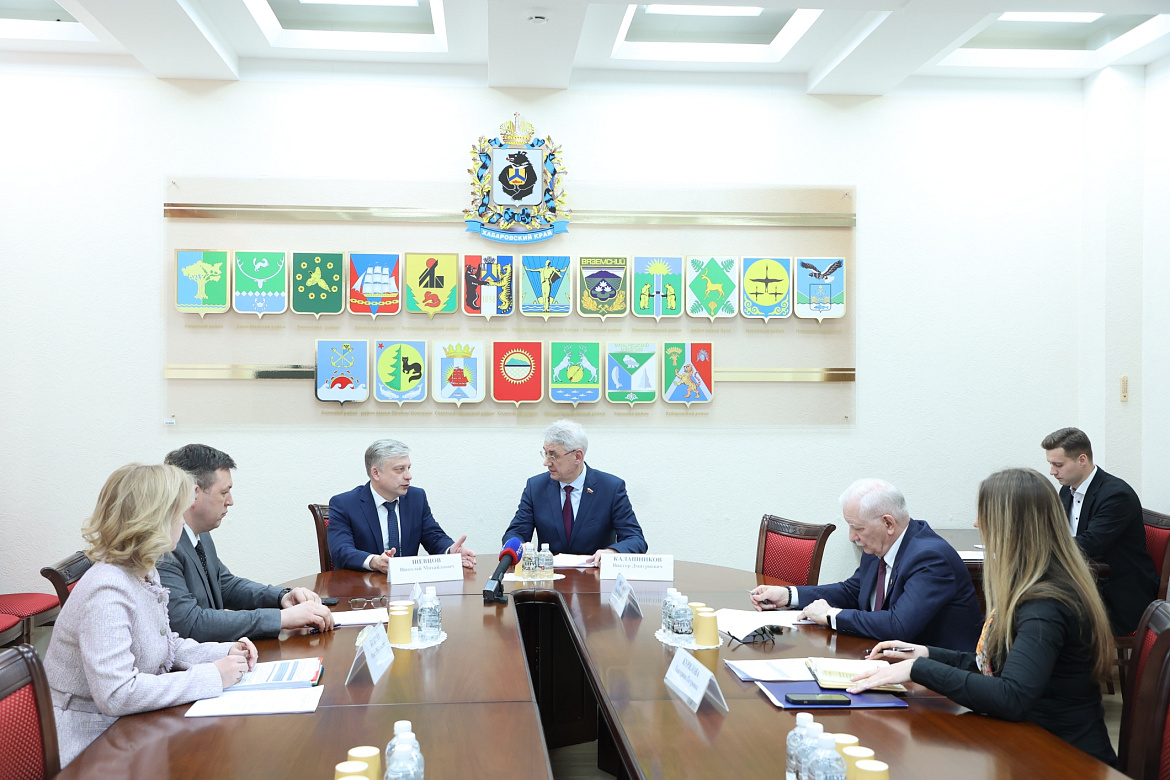 Депутаты и сенатор Хабаровского края поддержали законопроект о продлении эксперимента по ограничению вывоза икры авиапассажирами