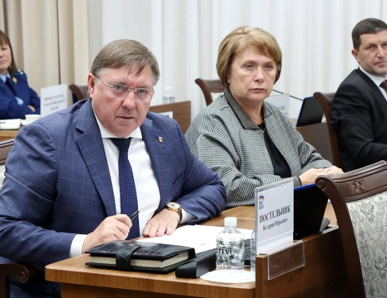 Совершенствование миграционной политики обсудили в Законодательной Думе Хабаровского края