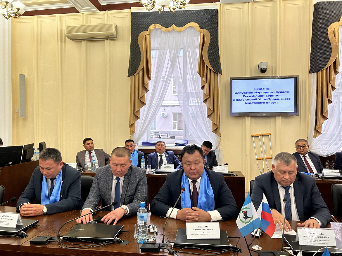 Парламентарии приняли делегацию Усть-Ордынского Бурятского округа