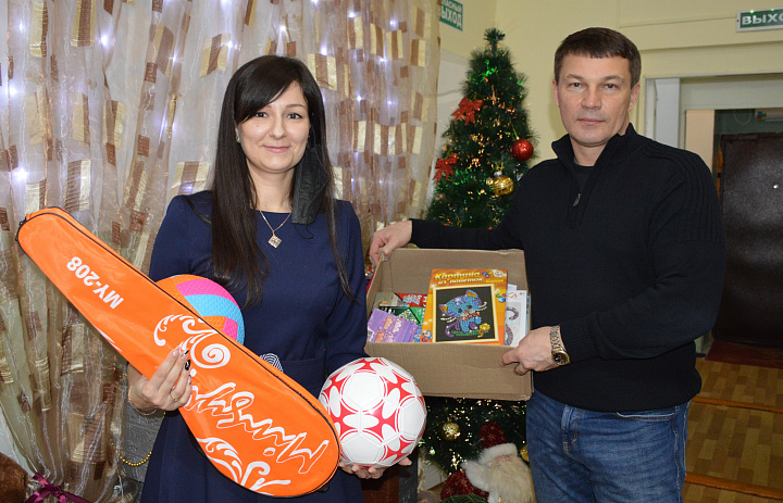 Депутаты и аппарат Законодательного Собрания Амурской области исполняют новогодние желания маленьких амурчан