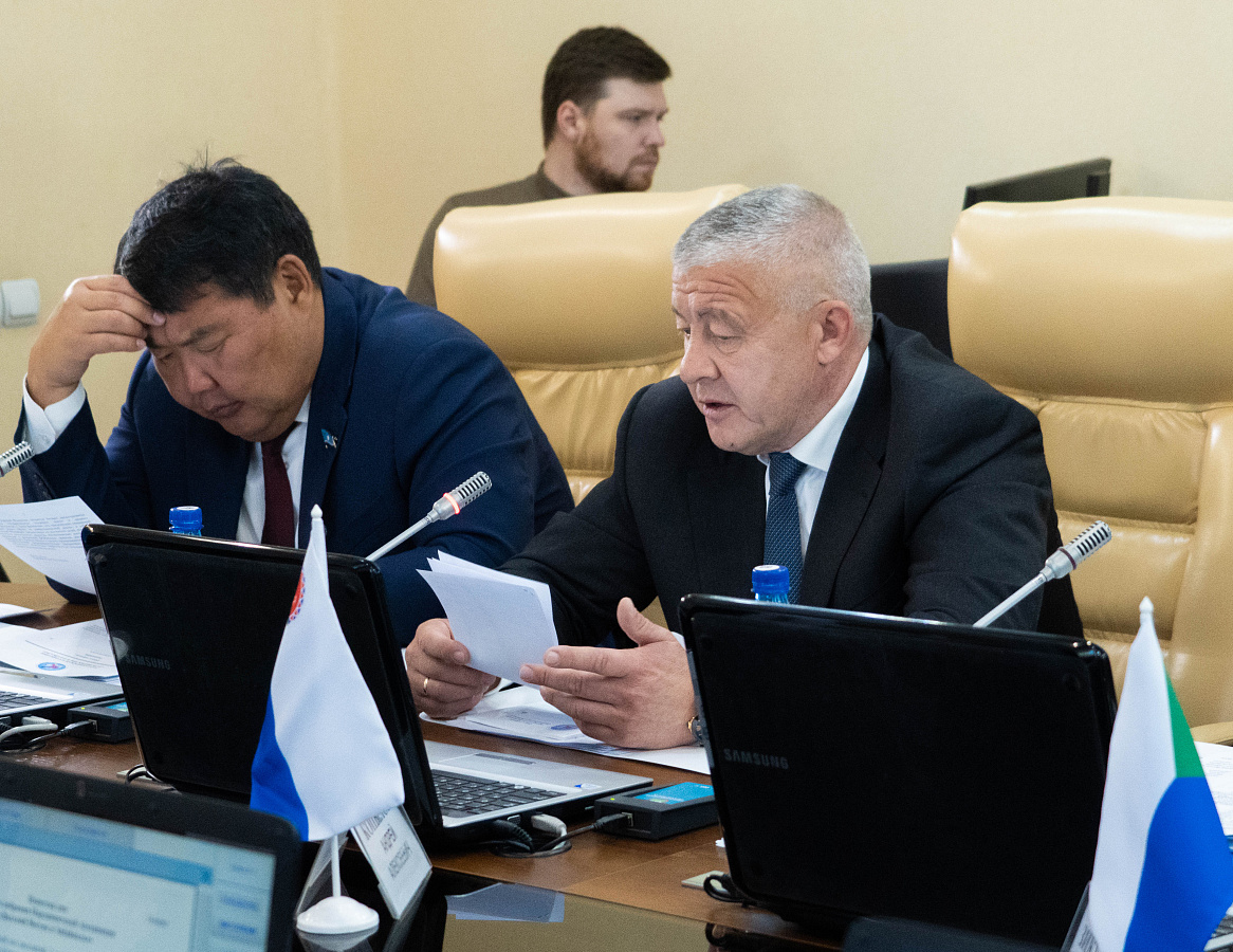 Поддержать бизнес предлагают дальневосточные парламентарии