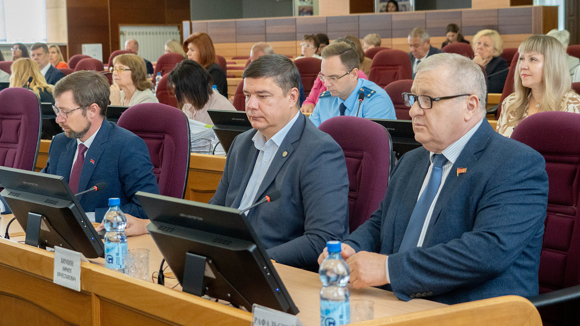 Депутаты Амурской области поддержали усиление ответственности за нарушения при эксплуатации спецтехники
