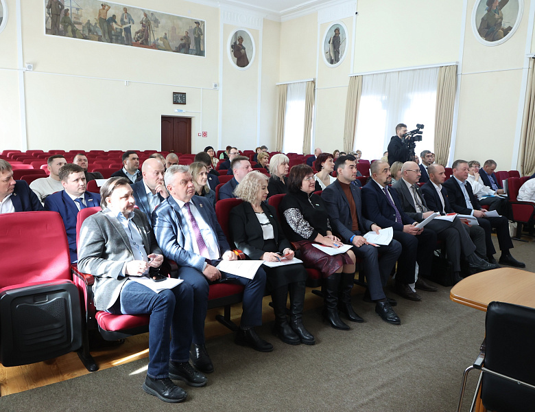 Оказание медицинской помощи – в центре внимания депутатов