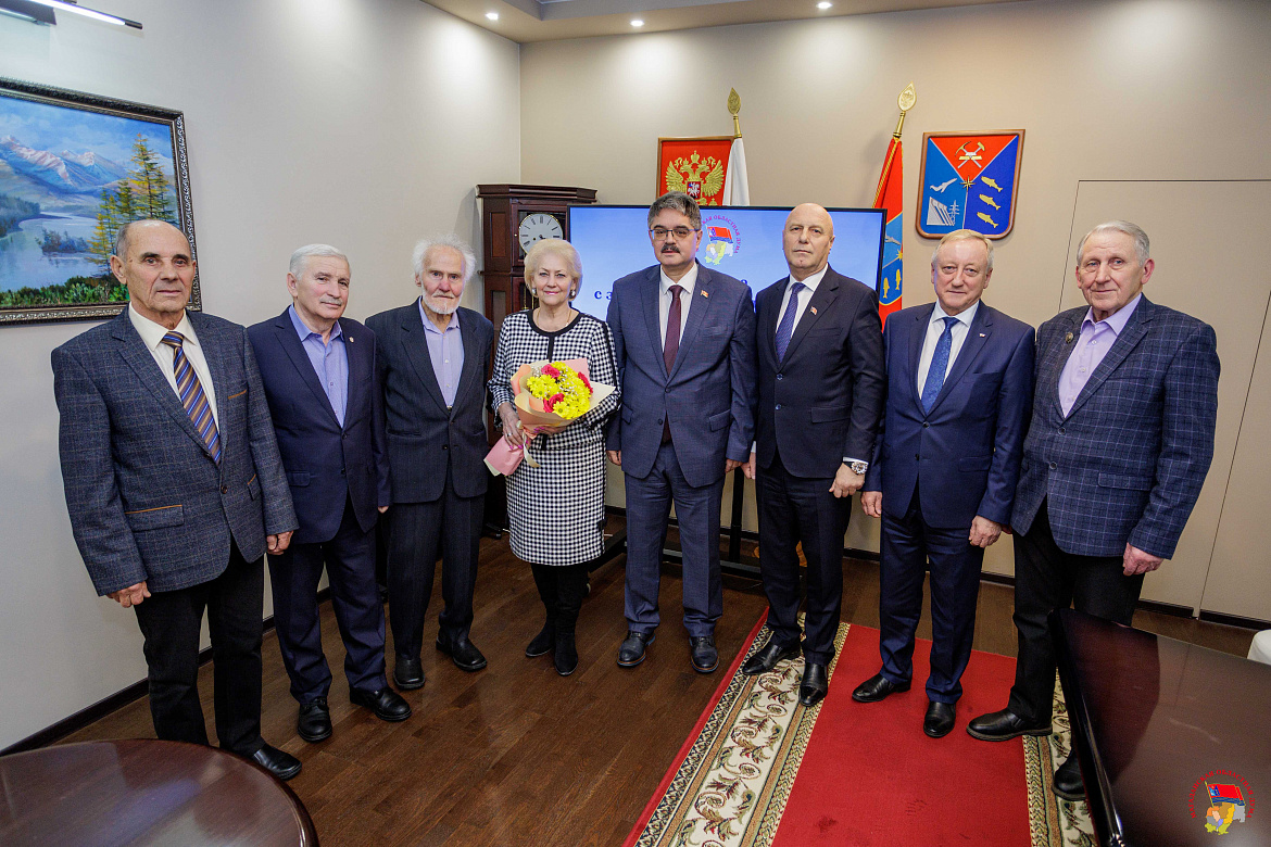 «Золотой фонд» Колымы собрался в Магаданской областной Думе в день рождения региона