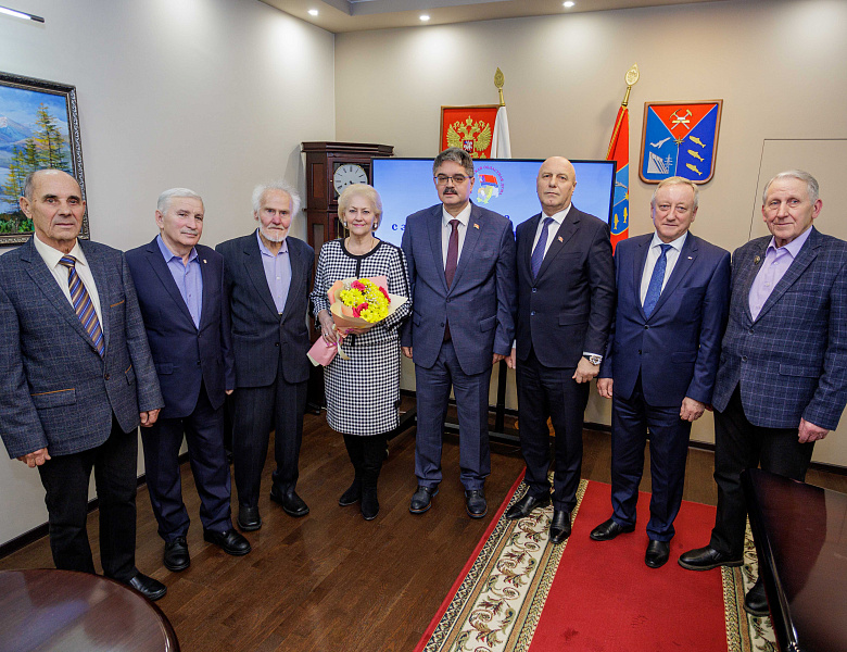 «Золотой фонд» Колымы собрался в Магаданской областной Думе в день рождения региона
