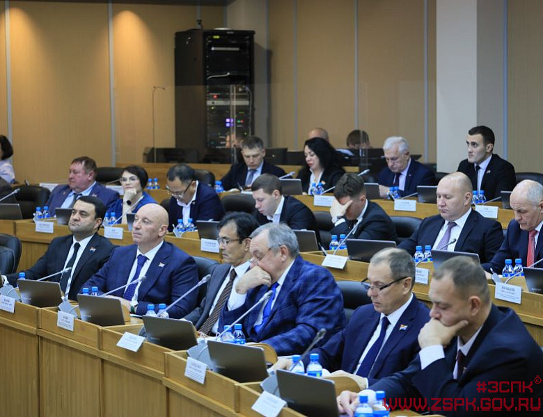 Краевой закон о трудовом воспитании и профориентации принят в Приморье