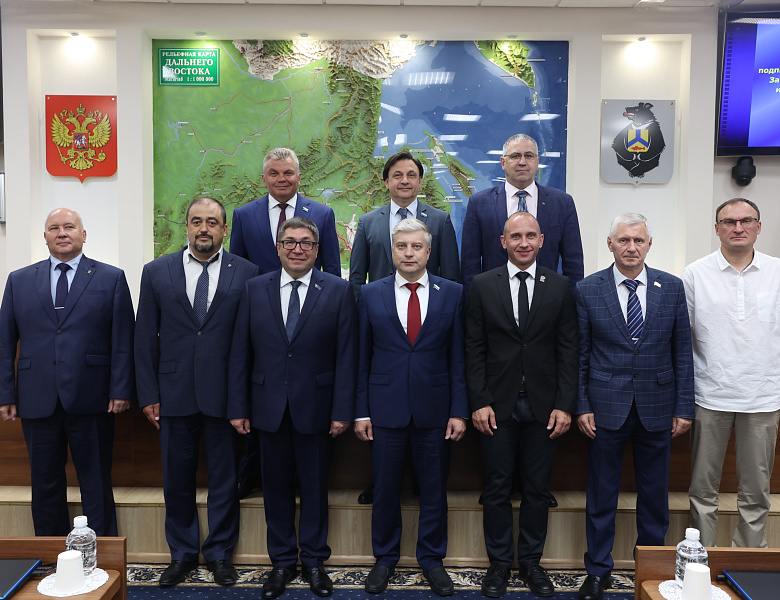 Законодательная Дума Хабаровского края и Дума Чукотского автономного округа заключили соглашение