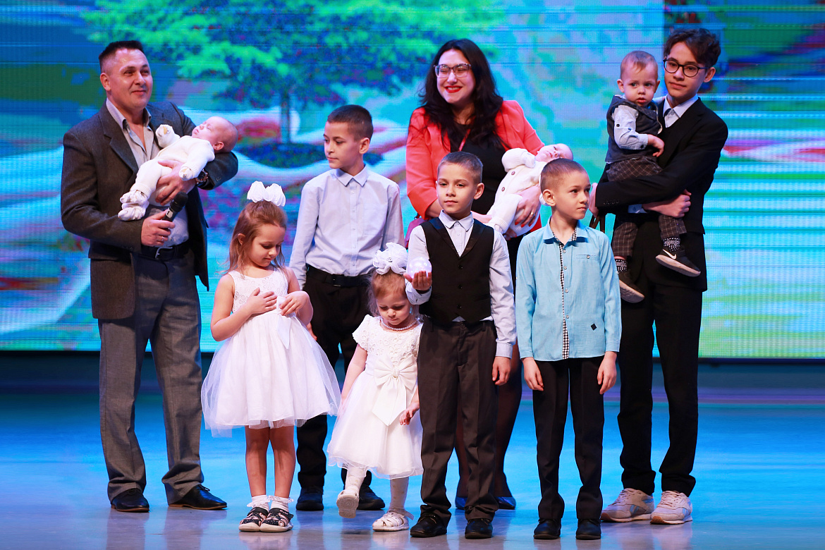 Камчатские семьи с тремя и более детьми смогут получить до миллиона рублей на погашение ипотечного кредита