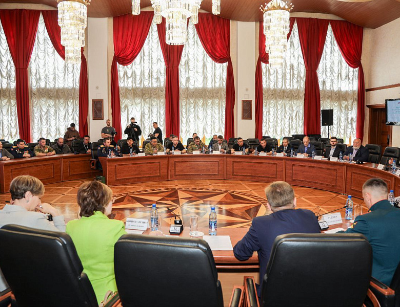 Поддержка участников СВО: в ЕАО состоялся «круглый стол» с участием парламентариев и ветеранов