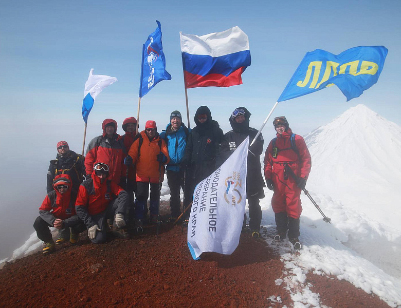 Депутаты Законодательного Собрания: восхождение на Авачу призвано привлечь внимание к юбилею законодательной власти