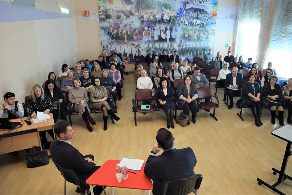 Народных избранников в ЕАО пригласили в Школу депутатов 