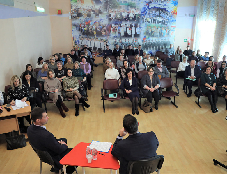 Народных избранников в ЕАО пригласили в Школу депутатов 