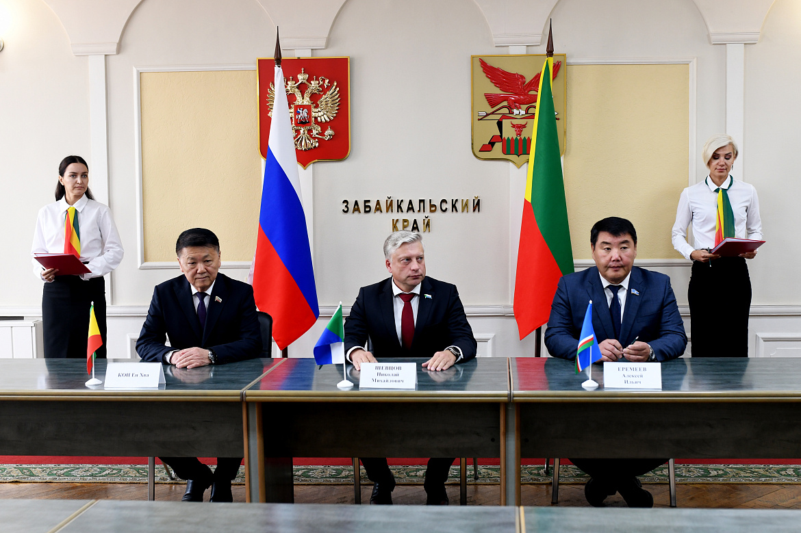  В рамках Парламентской Ассоциации «Дальний Восток и Забайкалье» был подписан ряд соглашений  