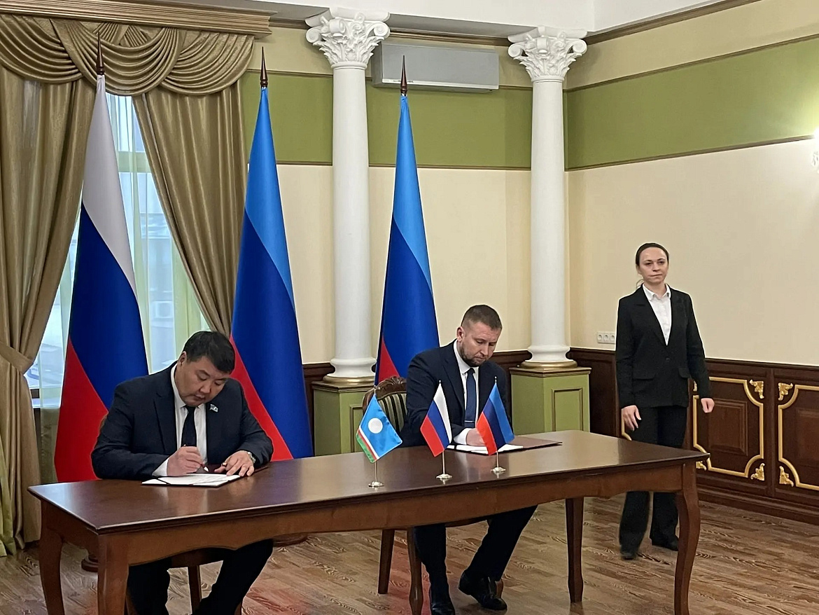 Ил Тумэн Якутии и Народный Совет ЛНР подписали Соглашение о межпарламентском сотрудничестве