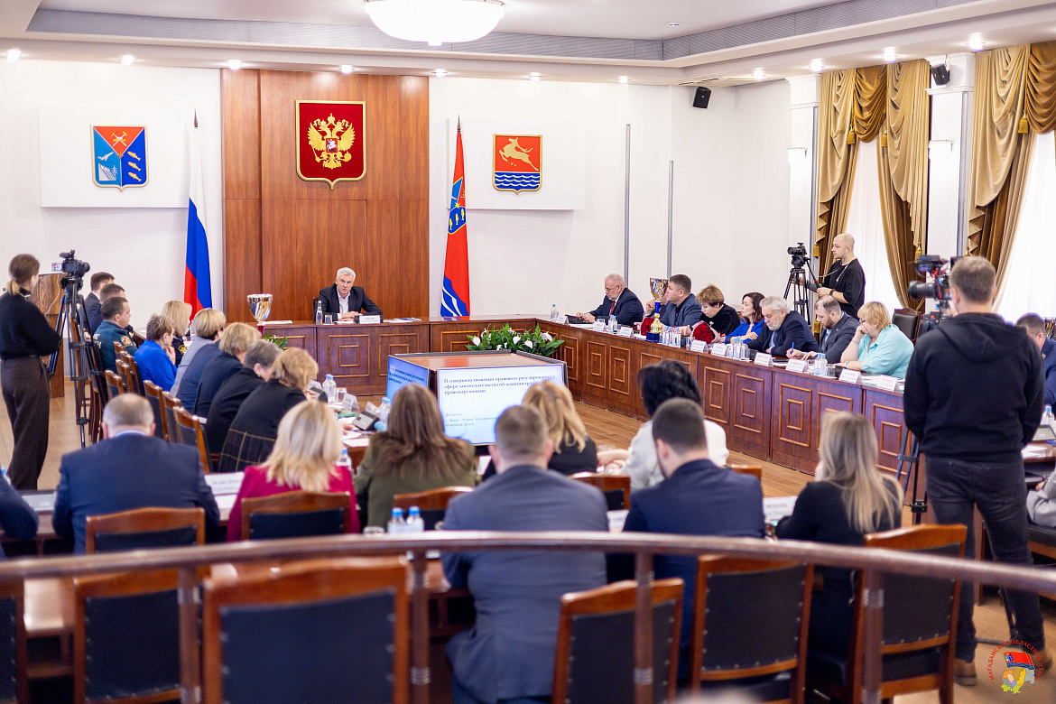 Предложения по совершенствованию правового регулирования в сфере административных правонарушений рассмотрел Совет территории Магаданской области