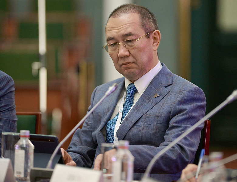 На фоне федерального обсуждения северного завоза Якутия призывает к долгосрочному финансированию и сквозной логистике