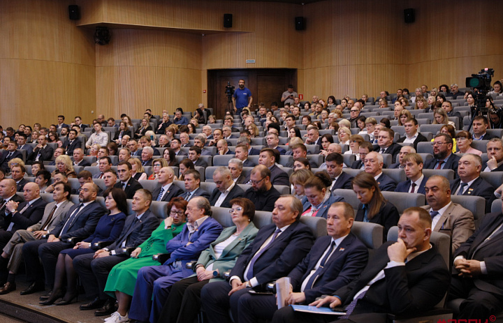 Краевой парламент положительно оценил работу исполнительной власти Приморья в 2023 год