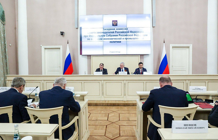 В Совете законодателей обсудили участие регионов в проекте по повышению производительности труда и борьбе с «наливайками»