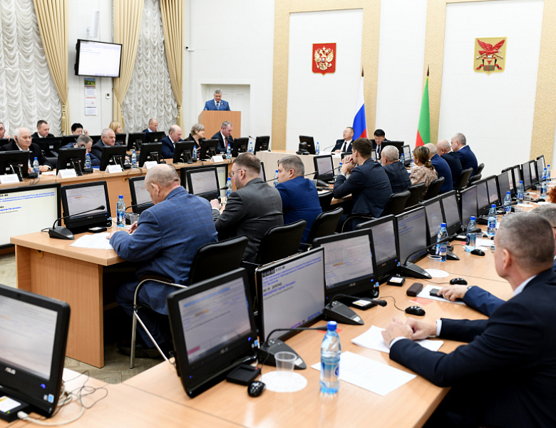 В парламенте Забайкалья вновь обсудили судьбу заброшенных военных домов